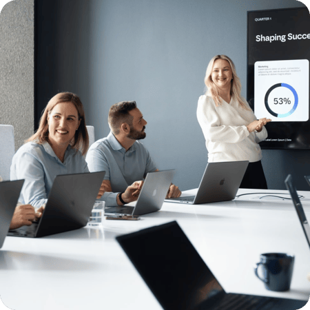 people-in-meeting-round-edges